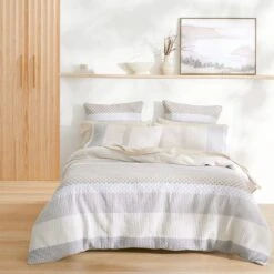 Winslow Quilt Cover 11 Winslow Quilt Cover -Dream Home Art 18490501 V01 1