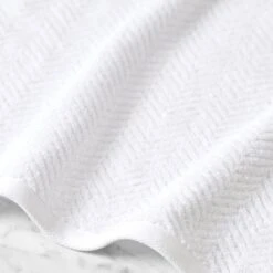 Neith Bale Towel Set - White