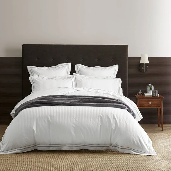 Cambridge Quilt Cover - White Silver 5 Cambridge Quilt Cover - White Silver - Image 3