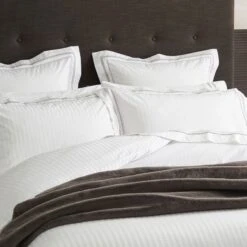 Cambridge Quilt Cover - White Silver 12 Cambridge Quilt Cover - White Silver -Dream Home Art 21714301 V03 1