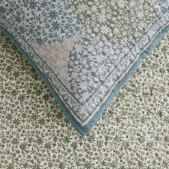 Rosie Bedspread -Dream Home Art 22232701 v01 1