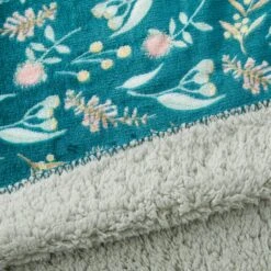 Billy Button Sherpa Throw