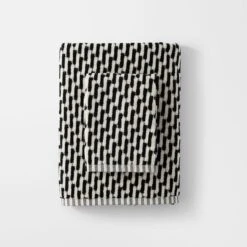 Jasper Towels - Black/White -Dream Home Art 22535801 P