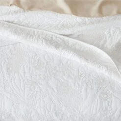 Somerton Bedspread 15 Somerton Bedspread -Dream Home Art CH W23 Somerton Detail 1 4