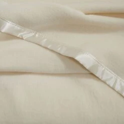 Cooper Woollen Blanket - Natural White 7 Cooper Woollen Blanket - Natural White -Dream Home Art M F COOPER Ivory Detail 2 4