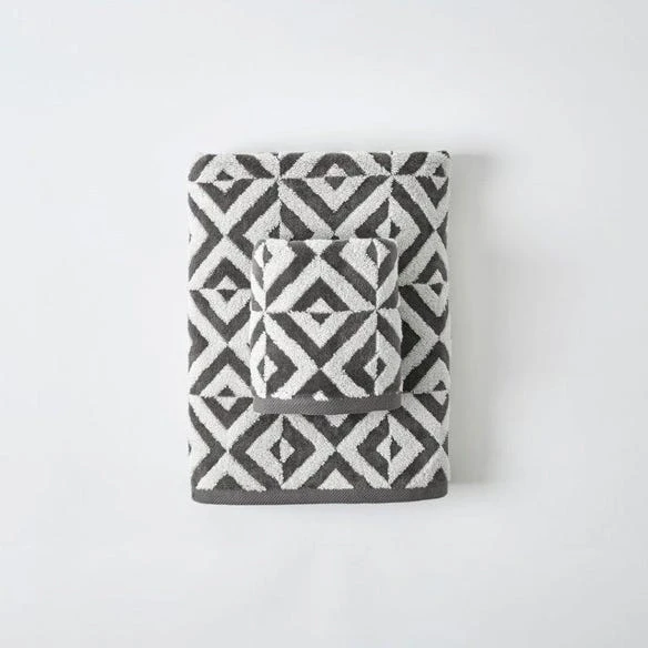 Hampton Towel - Charcoal Ivory 5 Hampton Towel - Charcoal Ivory - Image 3